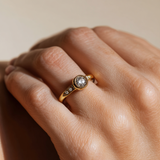 Aurora Solitaire Ring — Cuore di Luce